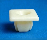 07130 Clips de carrosserie automobile en plastique, attaches et rivets en plastique, clips et fixations automobiles en plastique