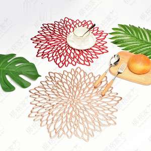 Mantel Individual Decorativo para Mesa de Cocina LJJZH395, Mantel Individual de PVC Dorado Hueco con Forma de Flor para Decoración - Product Image 2