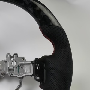 Volante Deportivo de Fibra de Carbono Forjado y Cuero Perforado para <span class=keywords><strong>Lexus</strong></span> ES GX RX CT LX RX NX LS GS <span class=keywords><strong>UX</strong></span> IS200t IS250 IS300 IS350 - Product Image 3