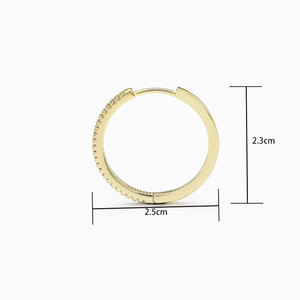 Pendientes de Aro en Oro Rosa con Diseño Geométrico y Engaste de Canal, Joyería de Moda - Product Image 5