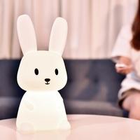 Lampe tactile en silicone en forme de lapin moelleux changeant de couleur RGB, lampe LED rechargeable pour enfants, lampe de chevet pour chambre d'enfant, lampe de chevet pour bébé
