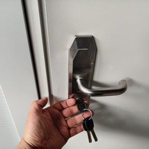 Caseta de Vigilancia de Acero Galvanizado, Caseta de Seguridad Resistente con Puerta con Cerradura y Escritorio para Almacén - Product Image 6