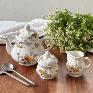 Service à thé en céramique French Rose Manor, style rétro, luxe léger, vintage, théière, cafetière, sucrier, crémier, tasses - Product Image 2