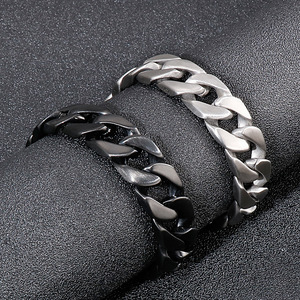 สร้อยข้อมือคิวบันแบบหนา ชุบทอง 18K PVD บนสแตนเลสสตีล สำหรับผู้ชาย |   แฟชั่นปาร์ตี้สุดฮิต - Product Image 2