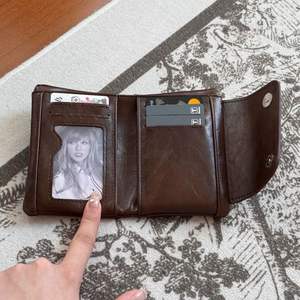 Cartera Pequeña Retro de Textura Suave, Estilo Corto y Portátil, con Cierre de Cremallera, Monedero con Costura Oculta, Tarjetero - Product Image 4