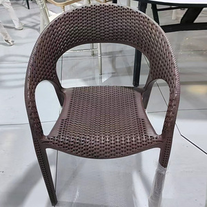 Fauteuil monobloc avec texture en rotin tressé pour hôtel, complexe hôtelier, bord de piscine - Product Image 1
