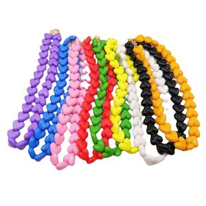 Pastel Y2K Multi Couleurs Bonbons Acrylique Coeur Forme Perles Toggle <span class=keywords><strong>Chan</strong></span> Collier Ras Du Cou Personnaliser Sac Chaîne Charme Fermoir En Métal - Product Image 3