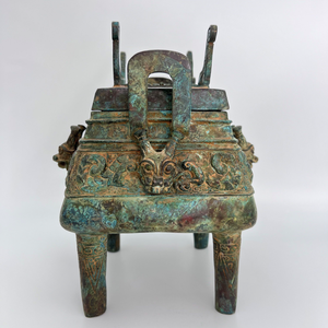 상주 왕조 스타일 복잡한 타오 티 마스크 모티브가있는 청동 의식 용기 스퀘어 딩 - Product Image 4