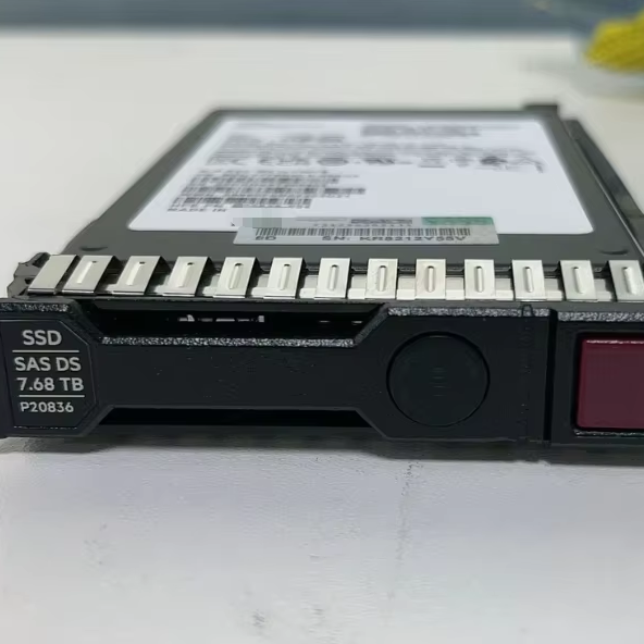 PN P15848-004 7.68TB SAS 12G RI SFF SC PM1643a SSD with Tray