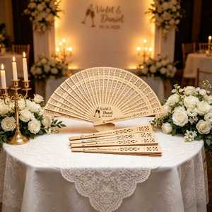Abanicos de Madera de Sándalo Grabados a Mano, Abanicos Plegables Personalizados para Regalos de Boda y Fiestas, Abanicos Monogramados para Invitados - Product Image 2