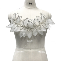 Nouvelle Arrivée : Applique Artisanale 3D en Fil Métallique, Pétales de Cristal, Perles Décoratives, Fleurs pour Robe de Soirée et Corsage, Strass