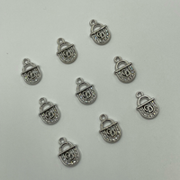 Breloques métalliques personnalisées en strass anti-corrosion avec lettres GD, étiquettes en gros pour vêtements, sous-vêtements, sacs, casquettes