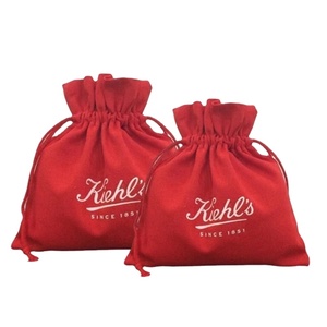 Sac de rangement en tissu de soie noire, sac cadeau à cordon, sacs en satin pour vêtements - Product Image 2