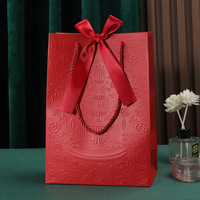 Sac cadeau de luxe en carton blanc gaufré motif rose haut de gamme pour emballage de bonbons d'anniversaire, de mariage ou de fêtes