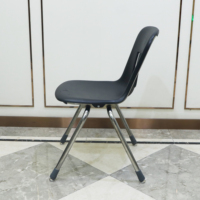Chaise d'école commerciale empilable en plastique de 18 pouces pour salle de classe, réception, visiteur, étudiant, université