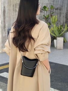 กระเป๋าถือหนังแท้ใบเล็กสำหรับผู้หญิง กระเป๋าใส่โทรศัพท์มือถือ ดีไซน์เรียบง่ายทันสมัย หนังวัวแท้ กระเป๋าสะพายข้างผู้หญิง - Product Image 5