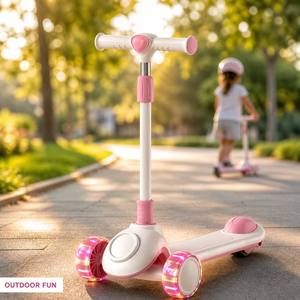 Monopattino per Bambini a <span class=keywords><strong>3</strong></span> Ruote con Luci LED Musicali, Pieghevole e Regolabile in Altezza - Product Image 4
