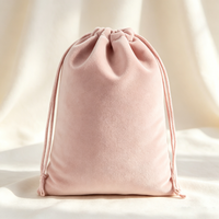 Sac cadeau en velours recyclable à motif de dessin animé grande capacité, pochette en flanelle douce pour l'emballage de montres, bracelets et bijoux