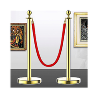 Tapis barrière en acier inoxydable doré Hôtel Queen Pole Line Manager Stanchion Post Bollard Red Rope Post Décoration de mariage