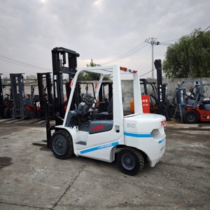 Durable TCM 3 Ton Used Diesel Forklift FD30 ISUZU <b>Engine</b> Model 2023 Low Hours 6m <b>Lifting</b> Height 1 Year Warranty Retail Warehouse - Product Image 2
