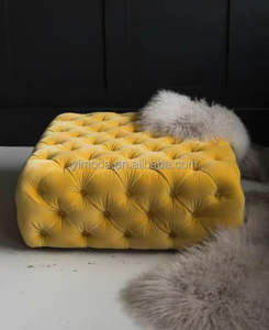 Pouf ottoman carré en cuir velours marocain américain avec surpiqûres jaunes, banc, tabouret, table basse - Product Image 2