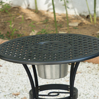 Ensemble bistrot de patio pliable en aluminium moulé au design moderne avec table ronde et deux chaises pour la plage
