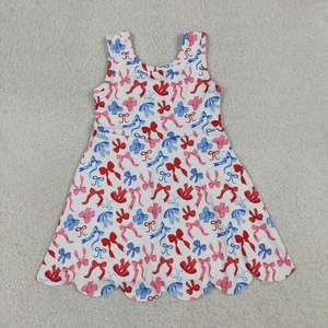Conjunto al por mayor para bebés niñas, festivo del 4 de julio, con diseño de paleta de helado, bandera y lazo festoneado en la espalda - Product Image 4