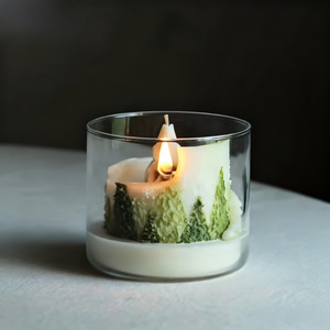 LANJO 2026 Yeni Tasarım Kenarları Eriyen Spiral Mum, İçinde Noel Figürü Bulunan 2'si 1 Arada Spiral Mum Topu Toptan Satış - Product Image 1