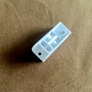 Tapa de extremo Accesorios de cortina de plástico Kit de reparación silencioso y duradero Soporte de plástico de sombra Ajuste de cadena de cuentas laterales con una cuerda - Product Image 1