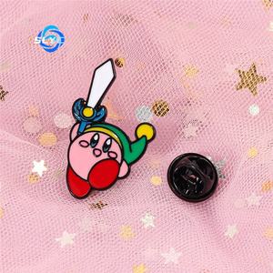 Sınır Ötesi Sıcak Satış Kirby Broş Emaye Anime Rozeti Giysi Çanta Süsü Toptan Satış Mevcut - Product Image 4