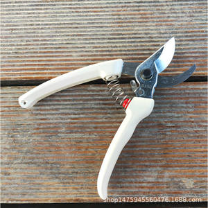 กรรไกรตัดแต่งกิ่งฮิไซจิโร่ S130 ใบมีด 45 มม. เหล็กกล้าคาร์บอน SK-5 ดีไซน์แบบผีเสื้อ สำหรับตัดแต่งต้นไม้ผลไม้ในสวน - Product Image 3