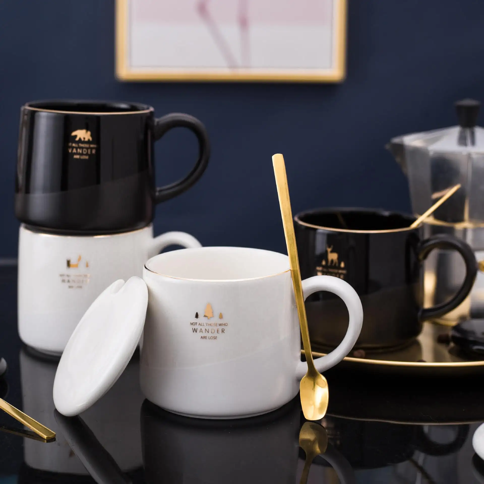 Tasse simple en céramique noire et blanche avec couvercle cuillère bureau café couple eau main cadeau tasse