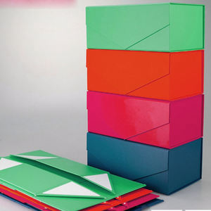 Boîte cadeau pliable magnétique rigide de <span class=keywords><strong>couleur</strong></span> personnalisée en gros avec matériaux recyclés, lamination mate, doublure en éponge, ruban - Product Image 6