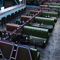Ensemble de sièges de cabine de boîte de nuit avec éclairage LED, canapé capitonné coloré et table à plateau en marbre pour bar, KTV, discothèque, lounge