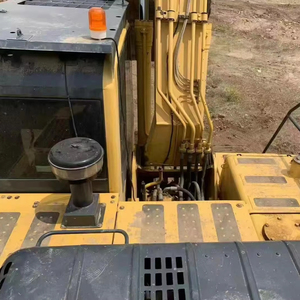 Excavatrice sur chenilles Komatsu PC240 d'occasion japonaise à bas prix de 24 tonnes - Product Image 5