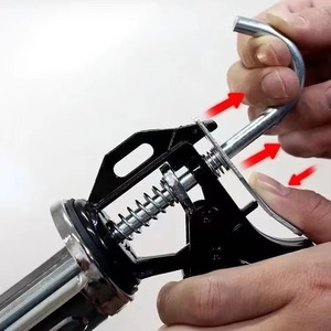 Pistola de Calafateo Manual de Alta Resistencia con Rotación de 360 Grados y Cuerpo de Hierro para Aplicación de Sellador de Silicona y Adhesivos - Product Image 3