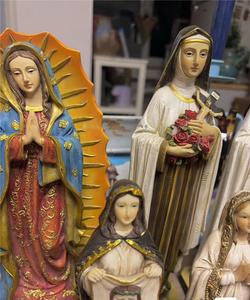 Estatuas <span class=keywords><strong>de</strong></span> <span class=keywords><strong>la</strong></span> <span class=keywords><strong>Virgen</strong></span> <span class=keywords><strong>de</strong></span> <span class=keywords><strong>Guadalupe</strong></span> en Poliresina, Nuestra Señora <span class=keywords><strong>de</strong></span> <span class=keywords><strong>Guadalupe</strong></span>, <span class=keywords><strong>la</strong></span> Santísima <span class=keywords><strong>Virgen</strong></span> María, Figura Religiosa <span class=keywords><strong>de</strong></span> Resina - Product Image 6