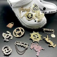 Breloques de luxe scintillantes en strass pour chaussures de créateur, accessoires pour sabots et pantoufles