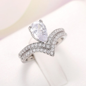 Anello a corona creativo a forma di pera per donna, gioielli alla moda scintillanti - Product Image 4