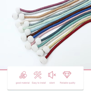 Accessoires de <span class=keywords><strong>rideaux</strong></span> magnétiques de luxe <span class=keywords><strong>pour</strong></span> la décoration intérieure <span class=keywords><strong>Pinces</strong></span> de support d'embrasse à pompon Boules suspendues en matière plastique - Product Image 4