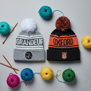 Berretto Invernale Lavorato a Maglia con Pompon Personalizzato, Logo Ricamato, Stile Sportivo - Product Image 3