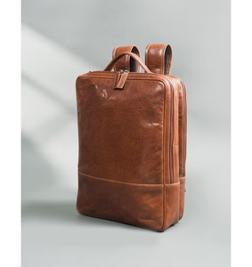 Mochila de Cuero 100% Genuino Estilo Urbano para Mujer con Estructura y Forro Interior Suave - Product Image 5