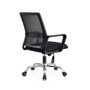Vend une chaise de bureau ergonomique en cuir pivotante pour la direction - Product Image 3