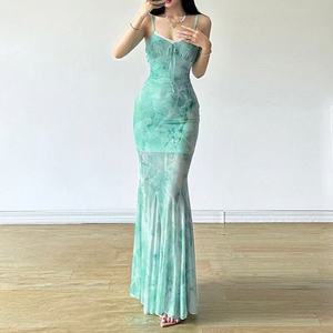 Robes maxi pour femmes vert clair, écologiques, unies, respirantes, à taille naturelle, imprimées, en maille, à bretelles spaghetti, style halter, tendance - Product Image 3