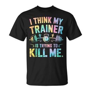 Camiseta de gimnasio con estampado digital de manga corta y cuello redondo unisex para adultos, con la frase "Creo que mi entrenador intenta matarme" - Product Image 1