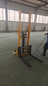 河北ハンドフォークリフト手動フォークリフト揚程1.6M 1T積載フォークリフトカスタマイズ対応 - Product Image 3
