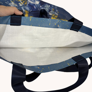 Borse <span class=keywords><strong>Shopping</strong></span> Riutilizzabili in PP Tessuto con Stampa Personalizzata 2026 <span class=keywords><strong>World</strong></span>, Laminazione Opaca e Design Calcistico - Product Image 3