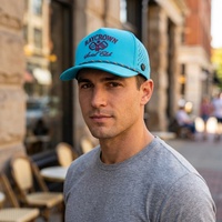 Casquette de sport haute performance personnalisable avec logo brodé et perforations découpées au laser, à séchage rapide, idéale pour le pickleball et le tennis