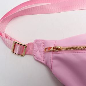 กระเป๋าคาดเอวกันน้ำขนาดเล็ก ทำจากไนลอน มีซิปปิด เหมาะสำหรับเดินทาง ใช้ได้ทั้งผู้หญิงและผู้ชาย สะพายข้าง พกพาสะดวก ใช้งานกลางแจ้ง รับผลิตตามสั่ง ขายส่ง - Product Image 3