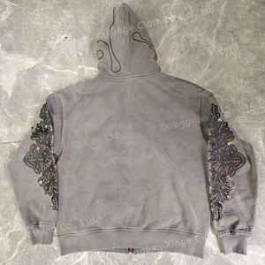 เสื้อฮู้ดซิปผู้ชายแบบครอปพิมพ์ลายสกรีนสไตล์วินเทจ ย้อมสีซีดแบบ Stone Acid Wash เย็บมือประดับคริสตัล ผลิตตามสั่งจากโรงงาน - Product Image 2